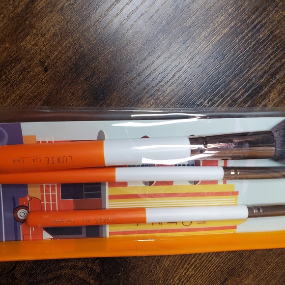 5/75$ LUXIE BEAUTY Por La Noche Brush Set - Picture 9 of 16